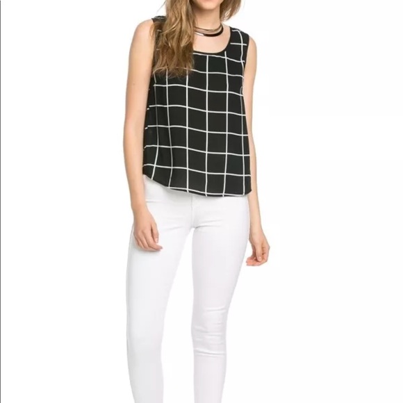 Black and White Sleeveless Top NWT - Picture 3 of 4